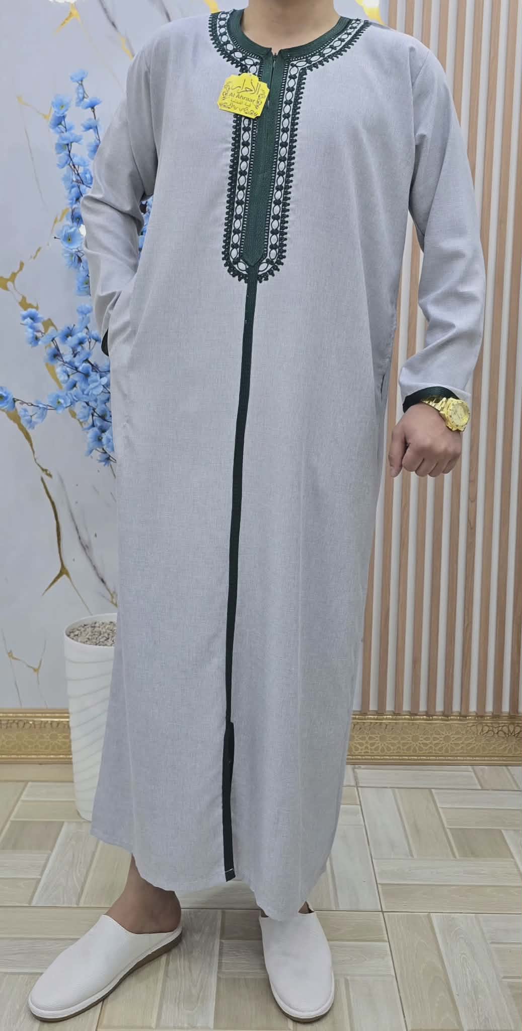 عند الطلب قم بإختيار الموديل والقياس معا