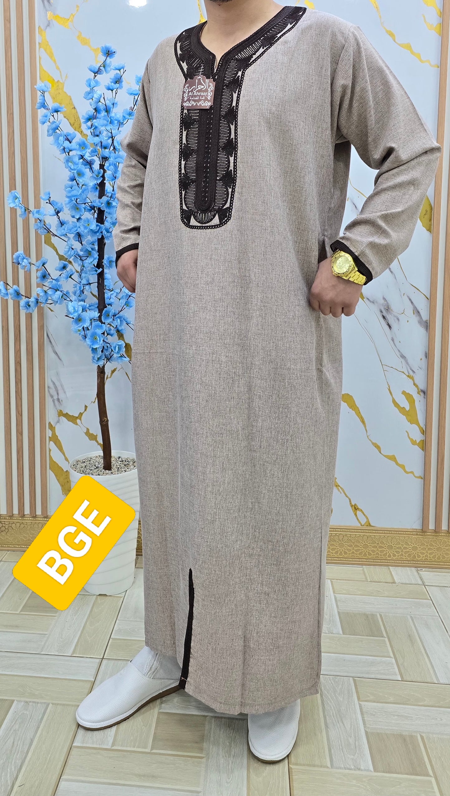 عند الطلب قم بإختيار الموديل والقياس معا